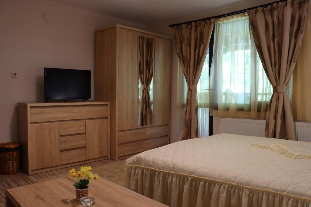 Green House - Попниколови Sapareva Banya Bagian luar foto
